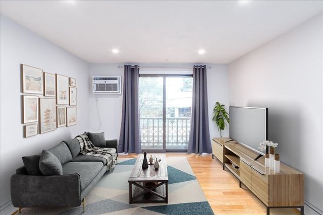 29 Harvard Ave. 37, Medford, MA 02155