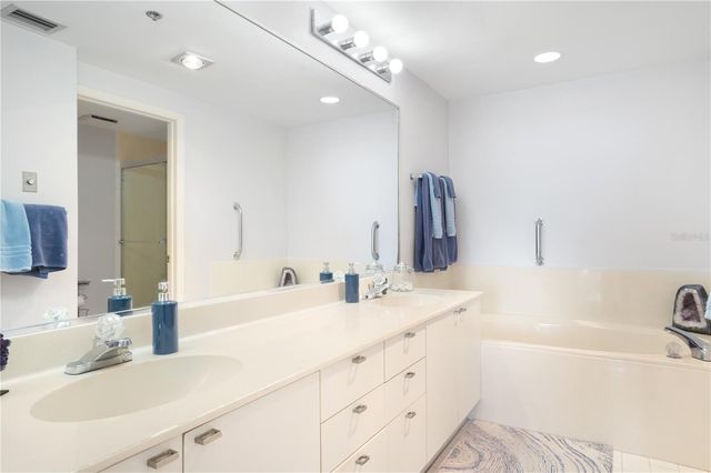 1255 N GULFSTREAM AVENUE 1407, Sarasota, FL 34236