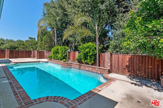 11555 Duque Drive, Studio City (los Angeles), CA 91604