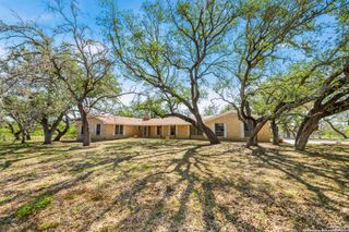 0 Fm 2200, Devine, TX 78016