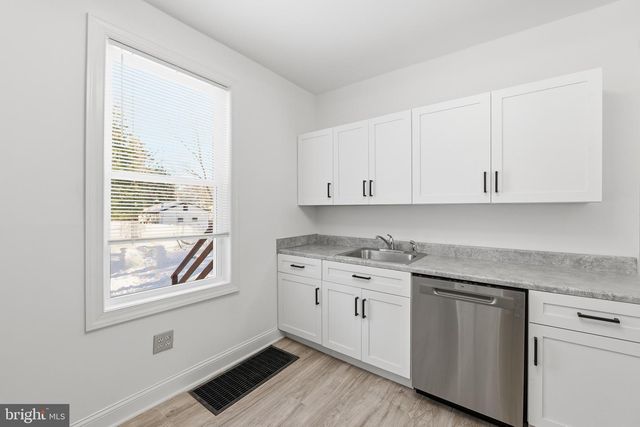 357 W 2ND ST, Moorestown, NJ 08057