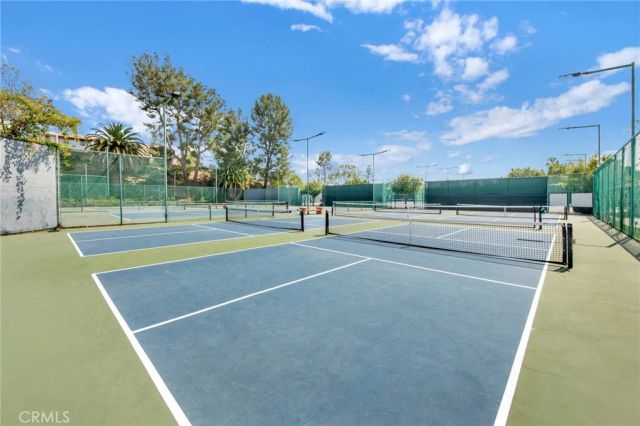 9745 Via Roma, Burbank, CA 91504