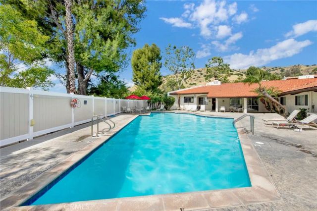 9745 Via Roma, Burbank, CA 91504