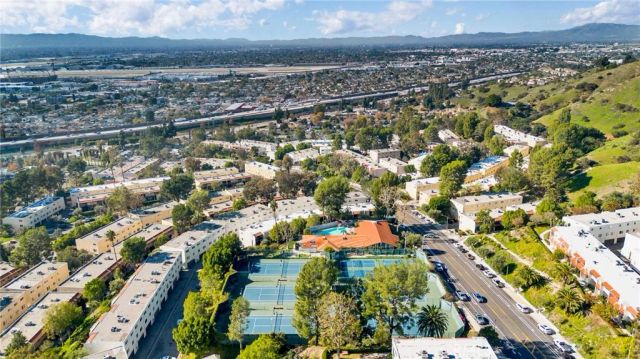 9745 Via Roma, Burbank, CA 91504