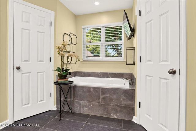 4957 Graham Lake Drive, Olive Branch, MS 38654