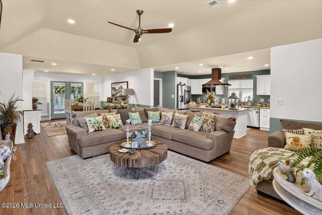 4957 Graham Lake Drive, Olive Branch, MS 38654