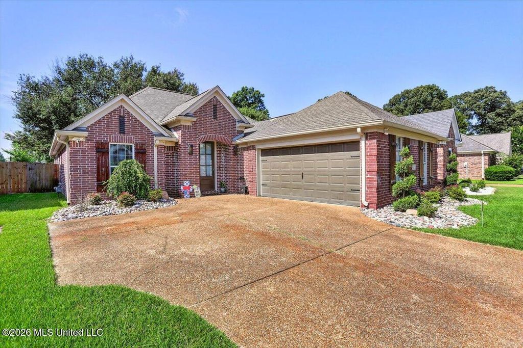 4957 Graham Lake Drive, Olive Branch, MS 38654