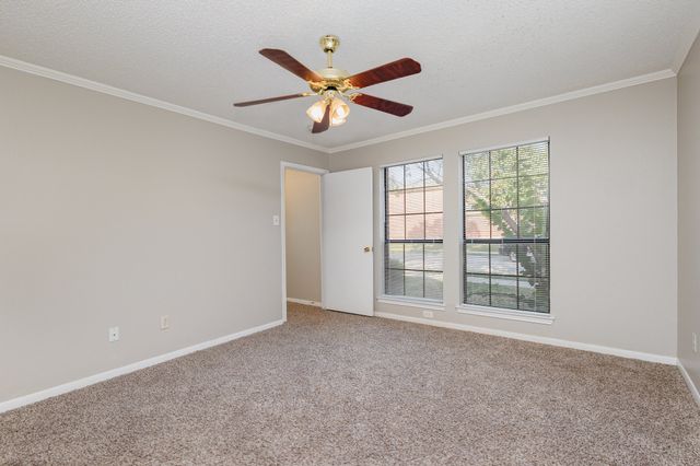 2921 Menlo Park Lane, Carrollton, TX 75007