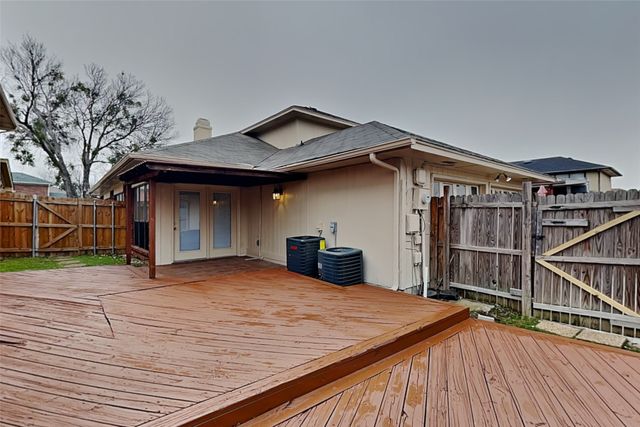 2921 Menlo Park Lane, Carrollton, TX 75007