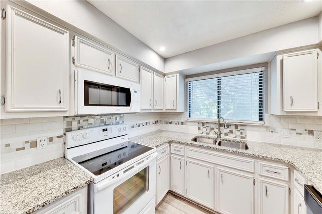 1207 Gingerlily CV A, Austin, TX 78745