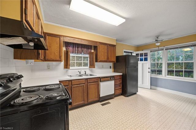 615 Corona Street, Winston-salem, NC 27103