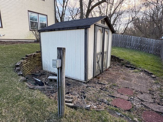 5524 W Shore Drive, Mchenry, IL 60050