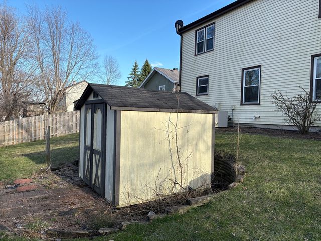 5524 W Shore Drive, Mchenry, IL 60050