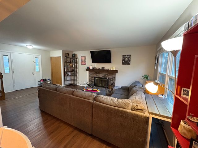 5524 W Shore Drive, Mchenry, IL 60050