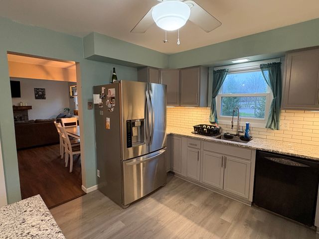 5524 W Shore Drive, Mchenry, IL 60050