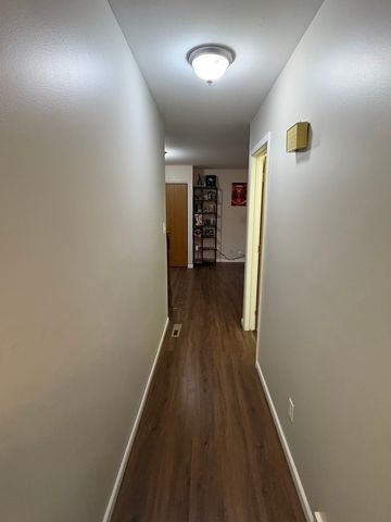 5524 W Shore Drive, Mchenry, IL 60050