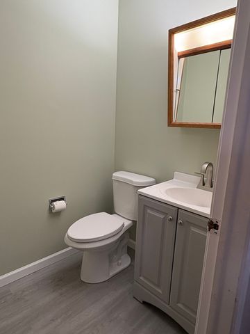 5524 W Shore Drive, Mchenry, IL 60050