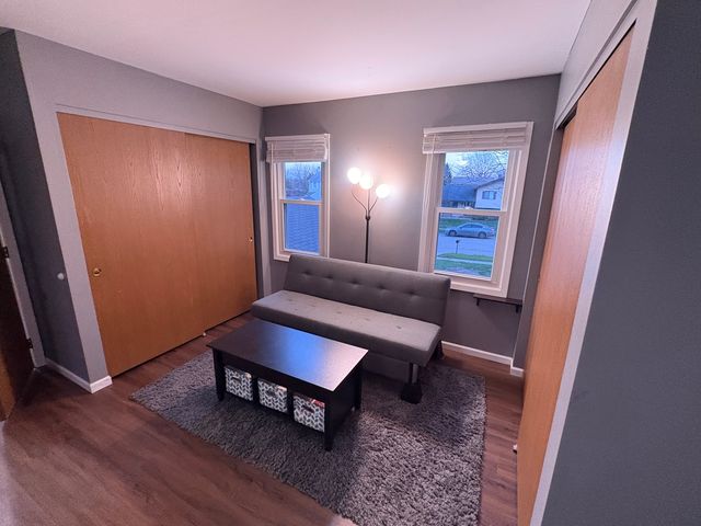 5524 W Shore Drive, Mchenry, IL 60050