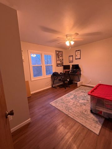 5524 W Shore Drive, Mchenry, IL 60050