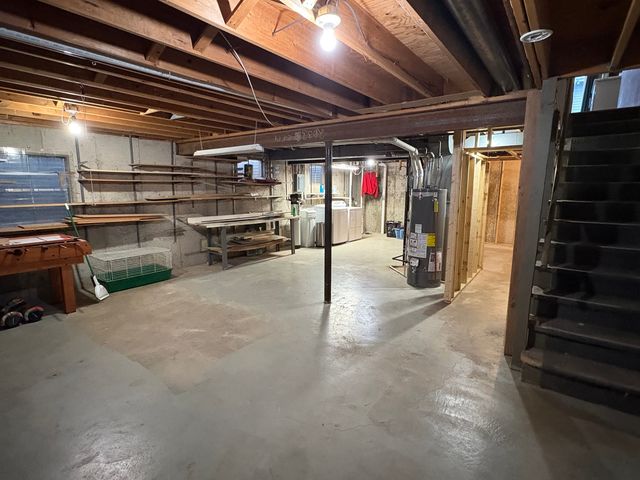 5524 W Shore Drive, Mchenry, IL 60050