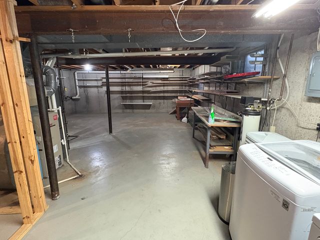 5524 W Shore Drive, Mchenry, IL 60050