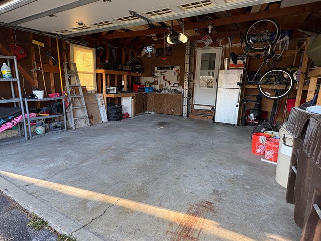 5524 W Shore Drive, Mchenry, IL 60050