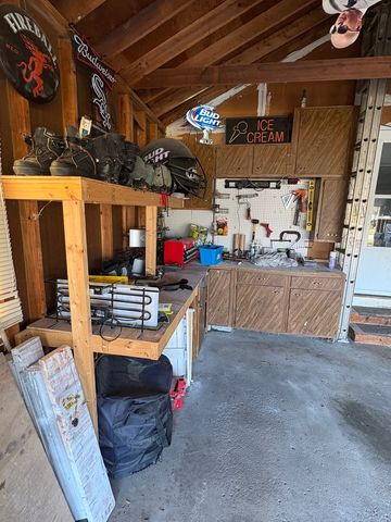 5524 W Shore Drive, Mchenry, IL 60050