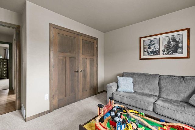 2934 E TURQUOISE LANE, Appleton, WI 54913