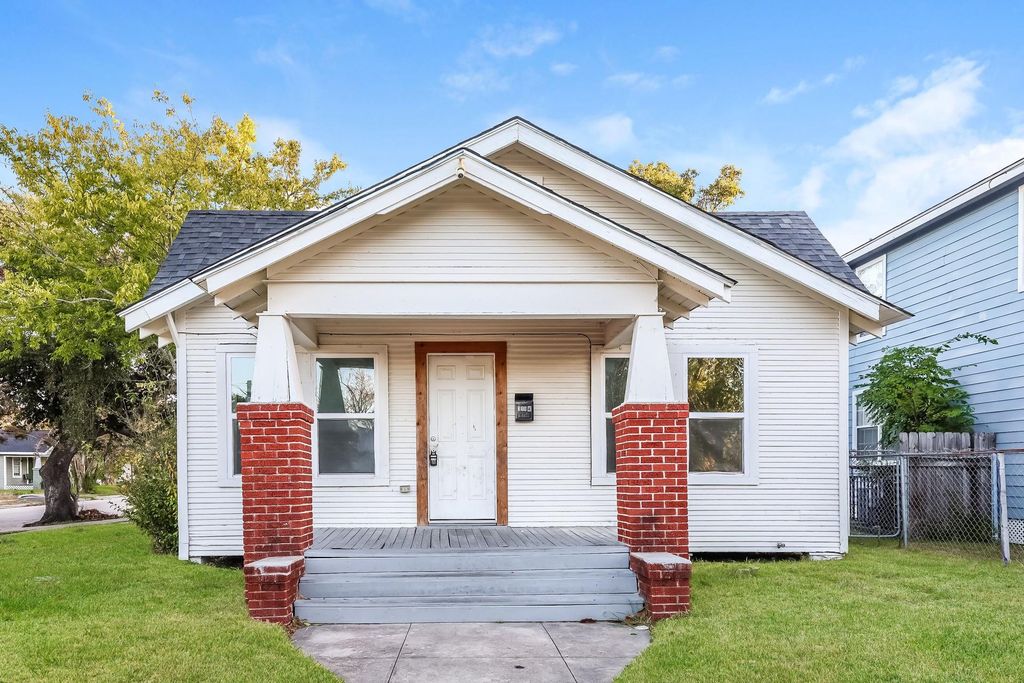 502 N Jones Street, Baytown, TX 77520