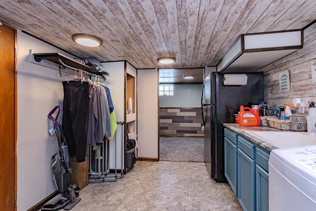 1002 E 7TH STREET, Merrill, WI 54452