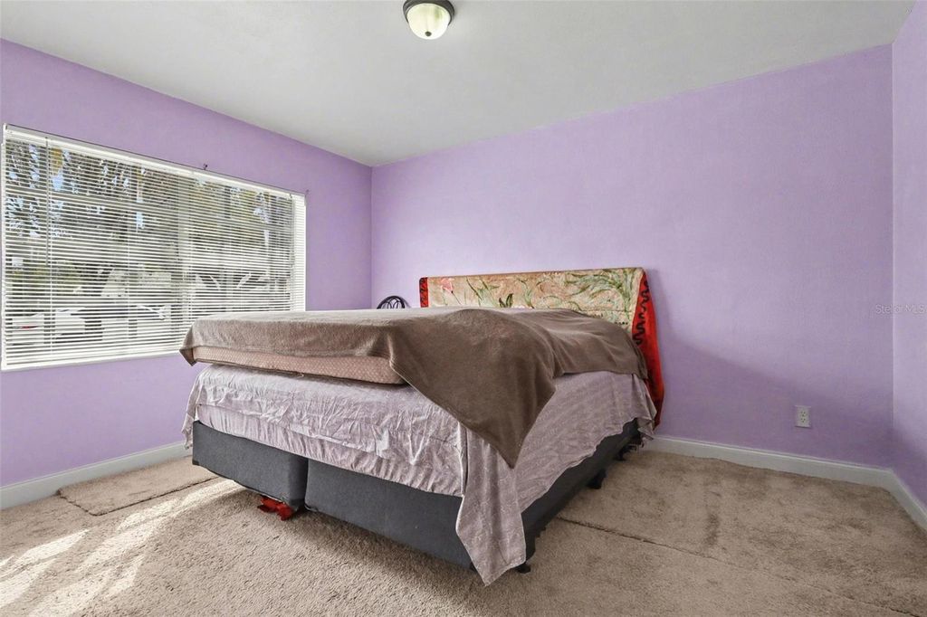 Image 13 of property listing at 885 N 9TH STREET, Eagle Lake, FL 33839