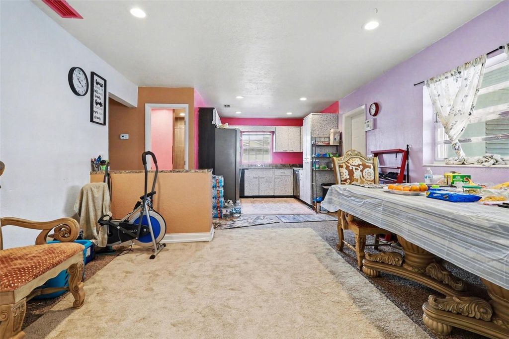 Image 6 of property listing at 885 N 9TH STREET, Eagle Lake, FL 33839