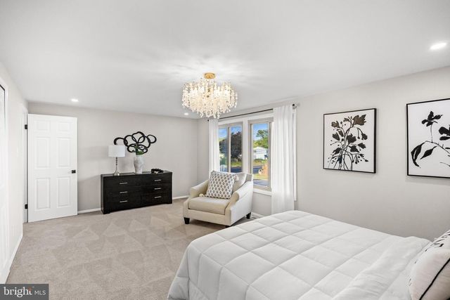 2 PRIMROSE DR, Sicklerville, NJ 08081