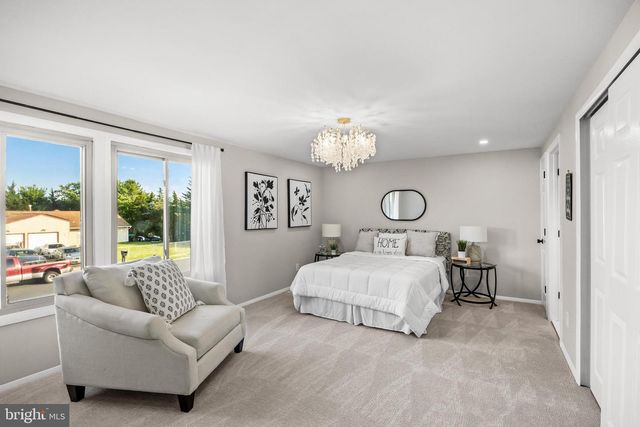 2 PRIMROSE DR, Sicklerville, NJ 08081
