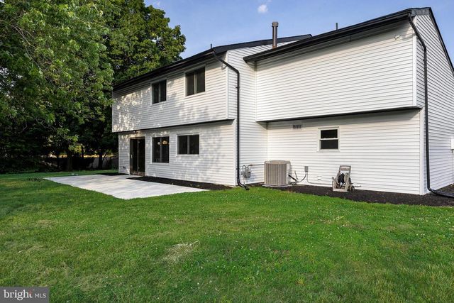 2 PRIMROSE DR, Sicklerville, NJ 08081