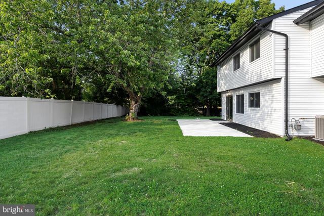 2 PRIMROSE DR, Sicklerville, NJ 08081