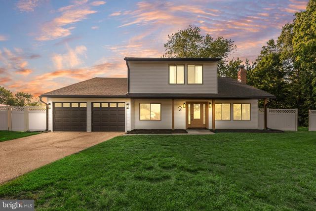 2 PRIMROSE DR, Sicklerville, NJ 08081
