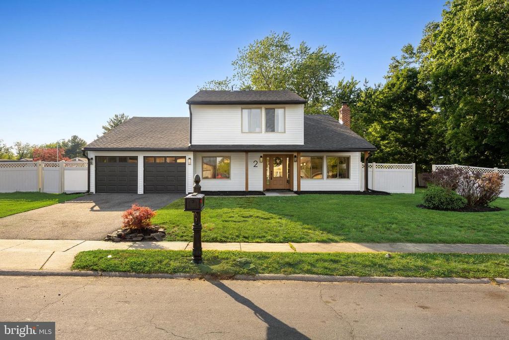 2 PRIMROSE DR, Sicklerville, NJ 08081