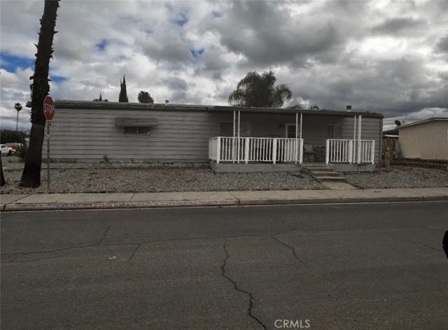1797 W Johnston, Hemet, CA 92545
