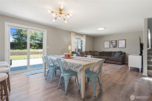 533 S Glenmoor Drive, Moses Lake, WA 98837