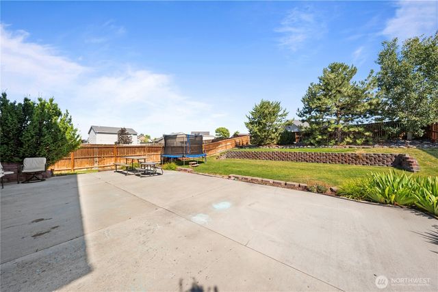 533 S Glenmoor Drive, Moses Lake, WA 98837