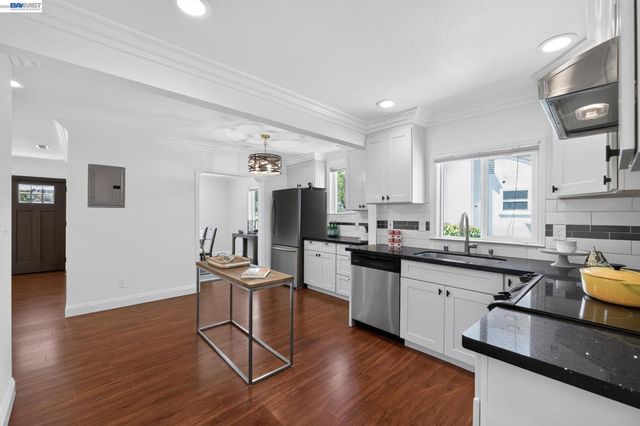 20556 Forest Ave, Castro Valley, CA 94546