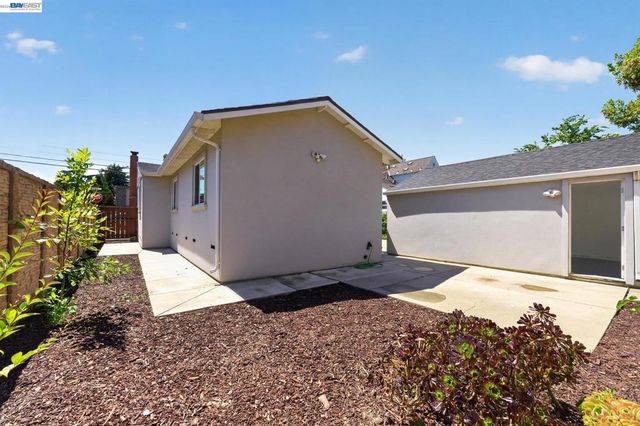 20556 Forest Ave, Castro Valley, CA 94546