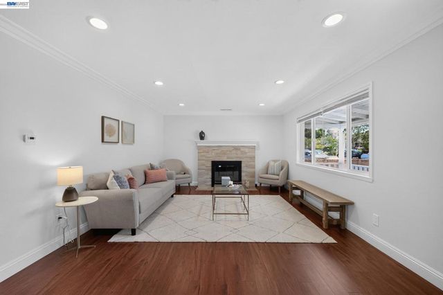 20556 Forest Ave, Castro Valley, CA 94546