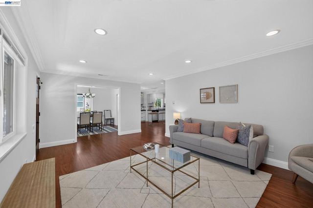 20556 Forest Ave, Castro Valley, CA 94546