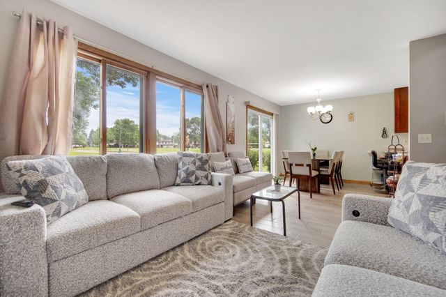 8775 Maplebrook Parkway N, Brooklyn Park, MN 55445