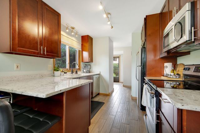 8775 Maplebrook Parkway N, Brooklyn Park, MN 55445