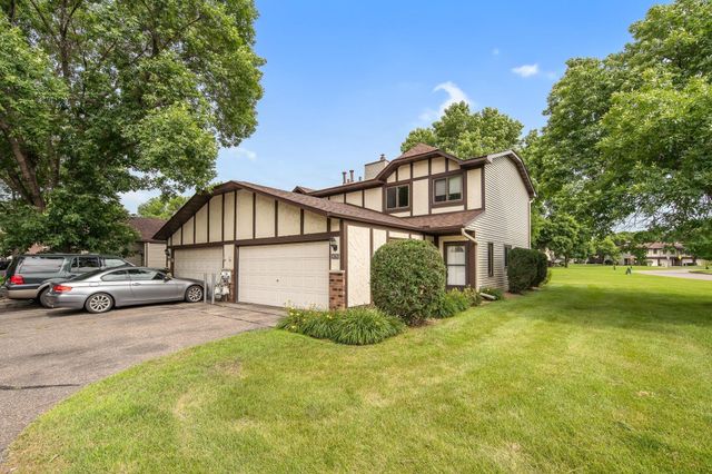8775 Maplebrook Parkway N, Brooklyn Park, MN 55445