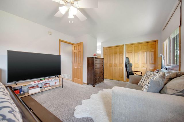 8775 Maplebrook Parkway N, Brooklyn Park, MN 55445