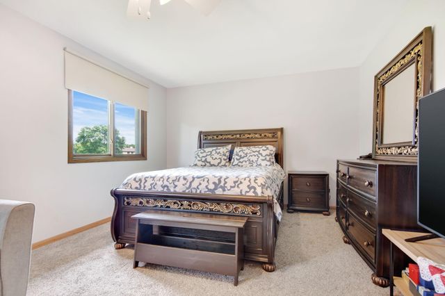 8775 Maplebrook Parkway N, Brooklyn Park, MN 55445